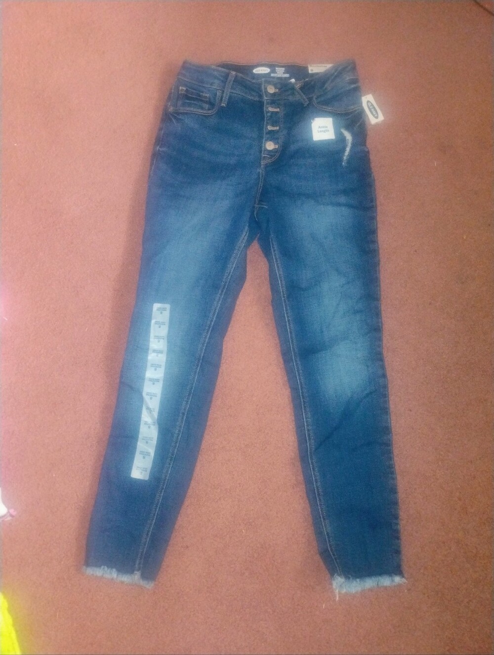NWT- Old Navy Rockstar Super Skinny Ankle Jeans